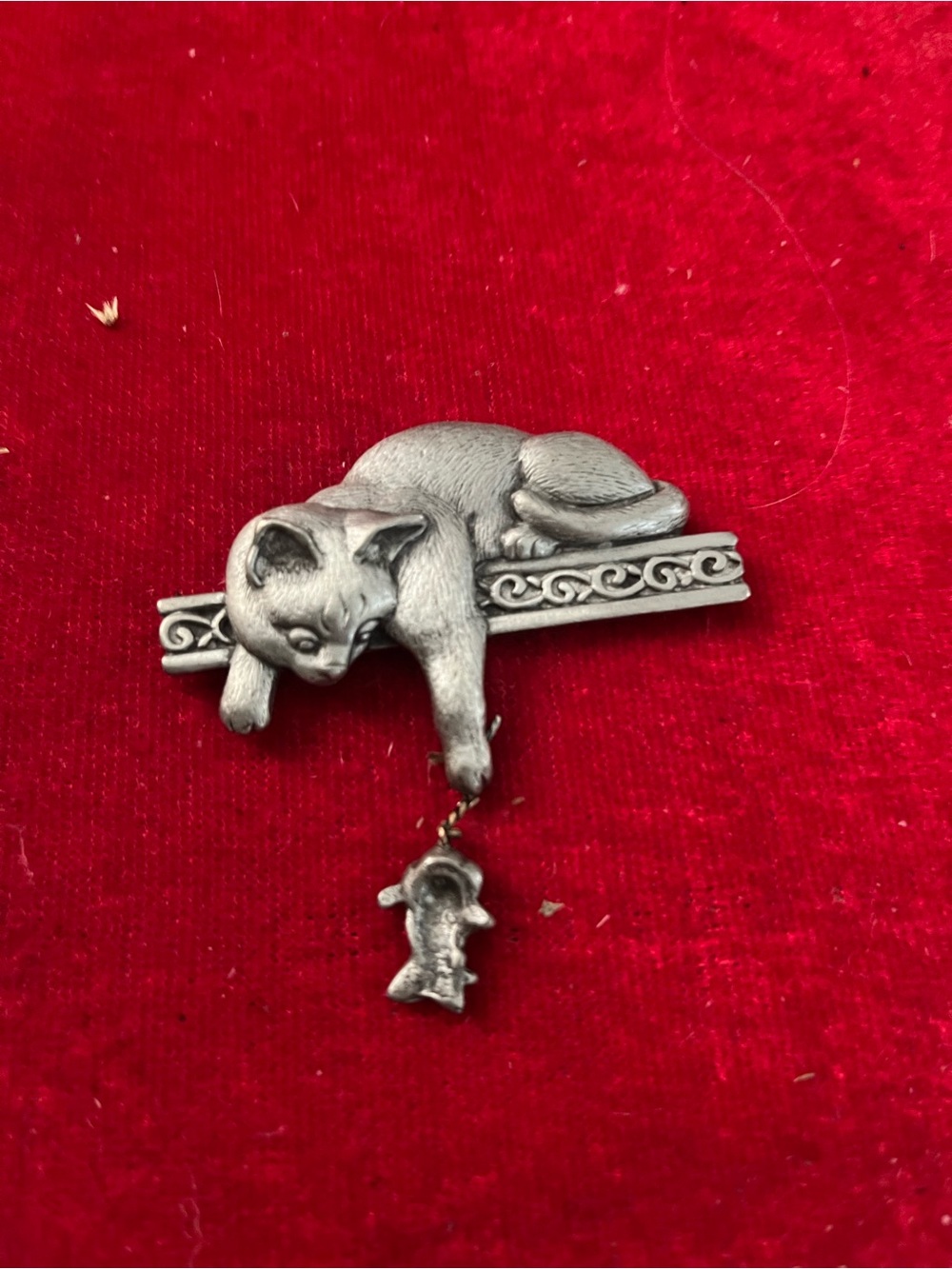 Silver Cat Wall Hook with Dangling Mouse - Gray
